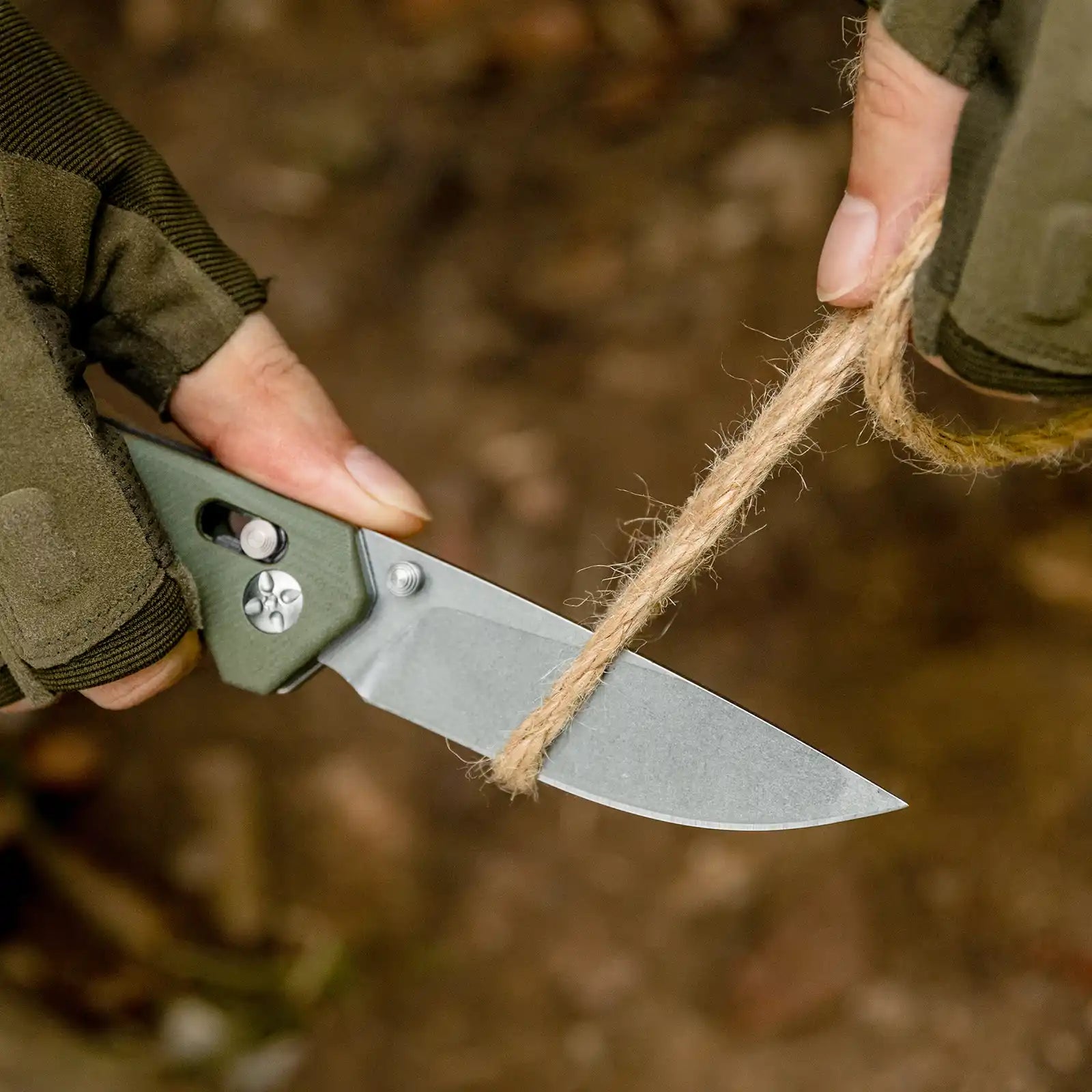 Axis Lock Folding Pocket Knife with G10 handle and 8Cr Blade