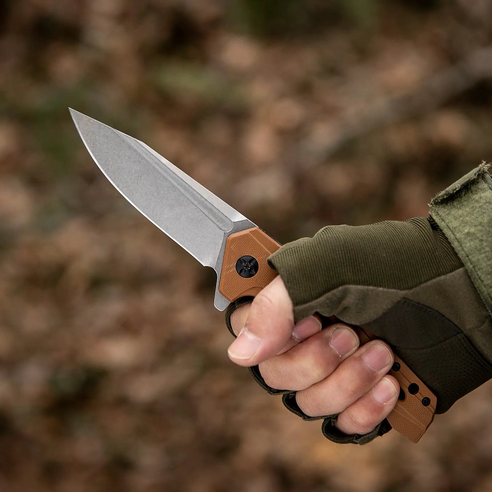 8Cr Blade Pocket Knife with G10 and Carbon Fiber Handles and Bearing System