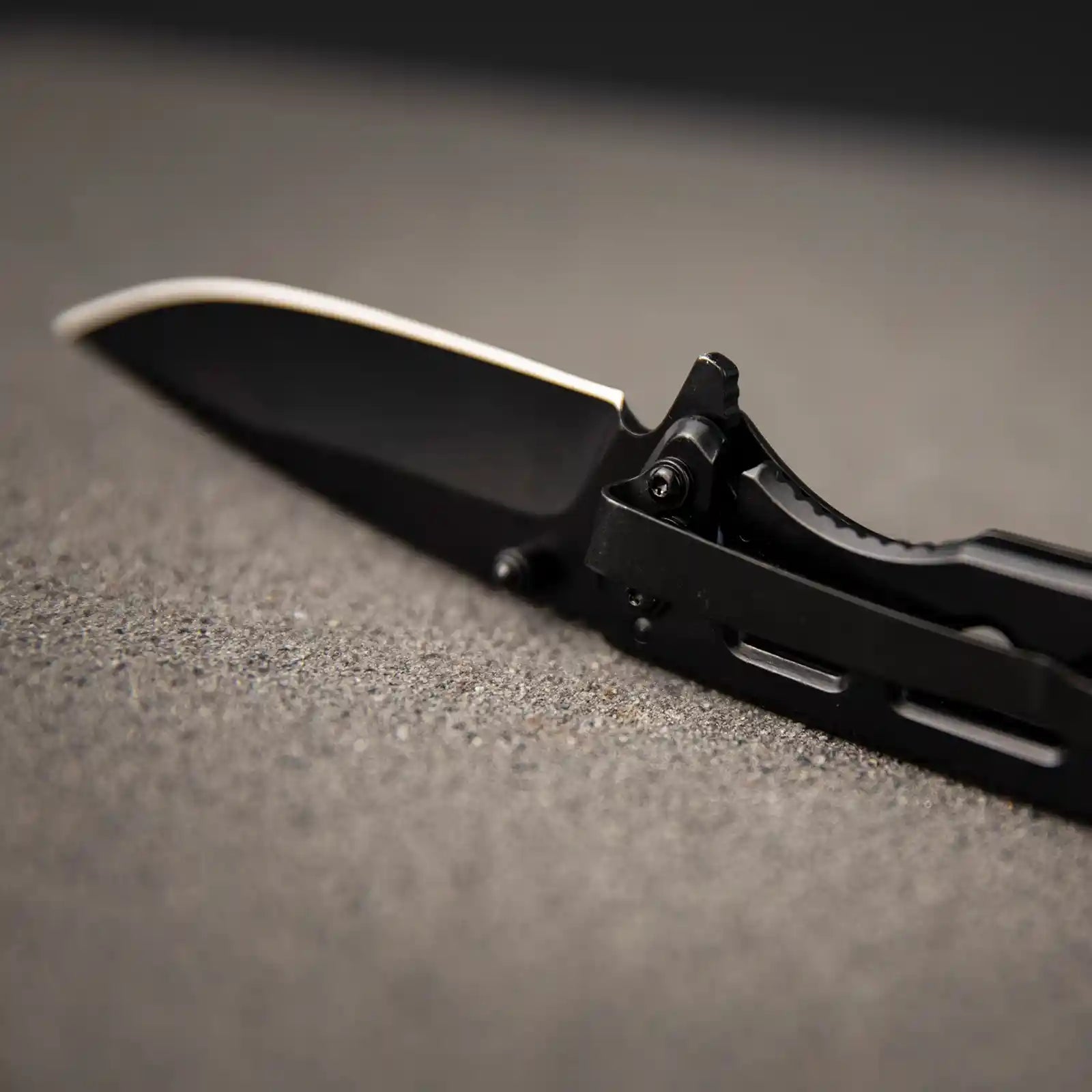 Folding Knife With 8Cr13MoV Stainless Steel Black Blade for EDC