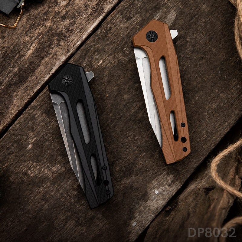 8Cr Blade Pocket Knife with G10 and Carbon Fiber Handles and Bearing System